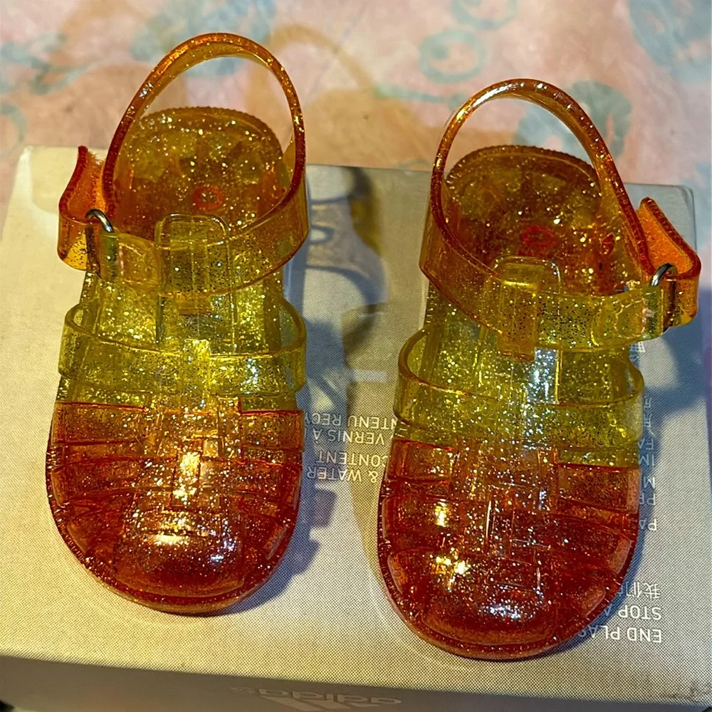 Sandals - Picture 1 of 7